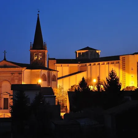 Tolin Hotel